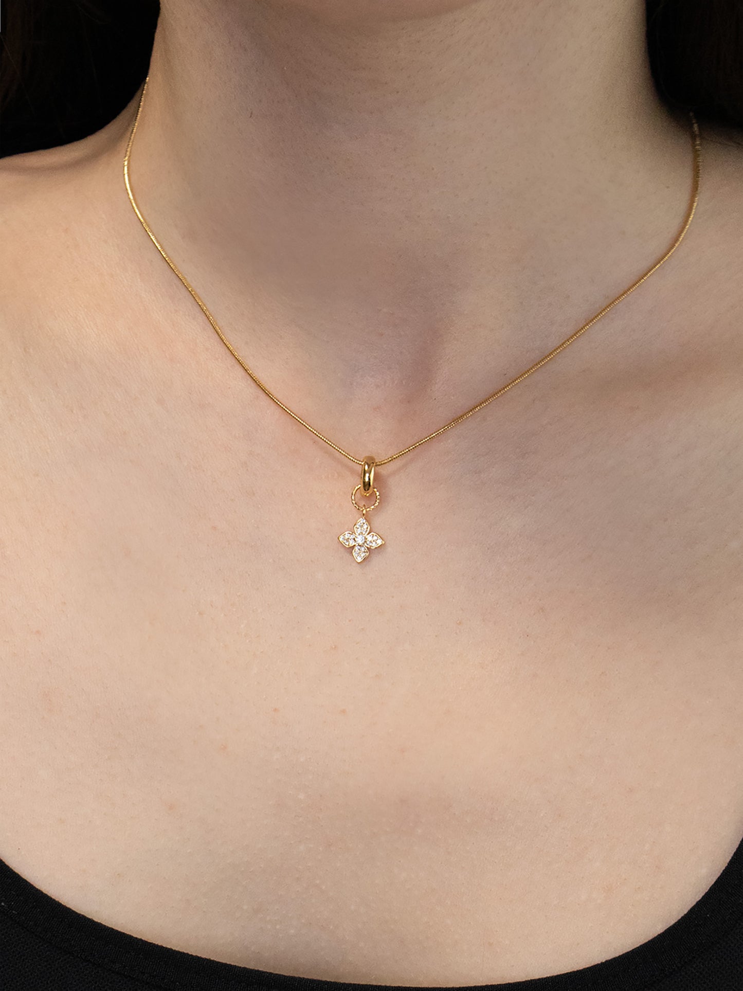 Lumi Fleur Charm
