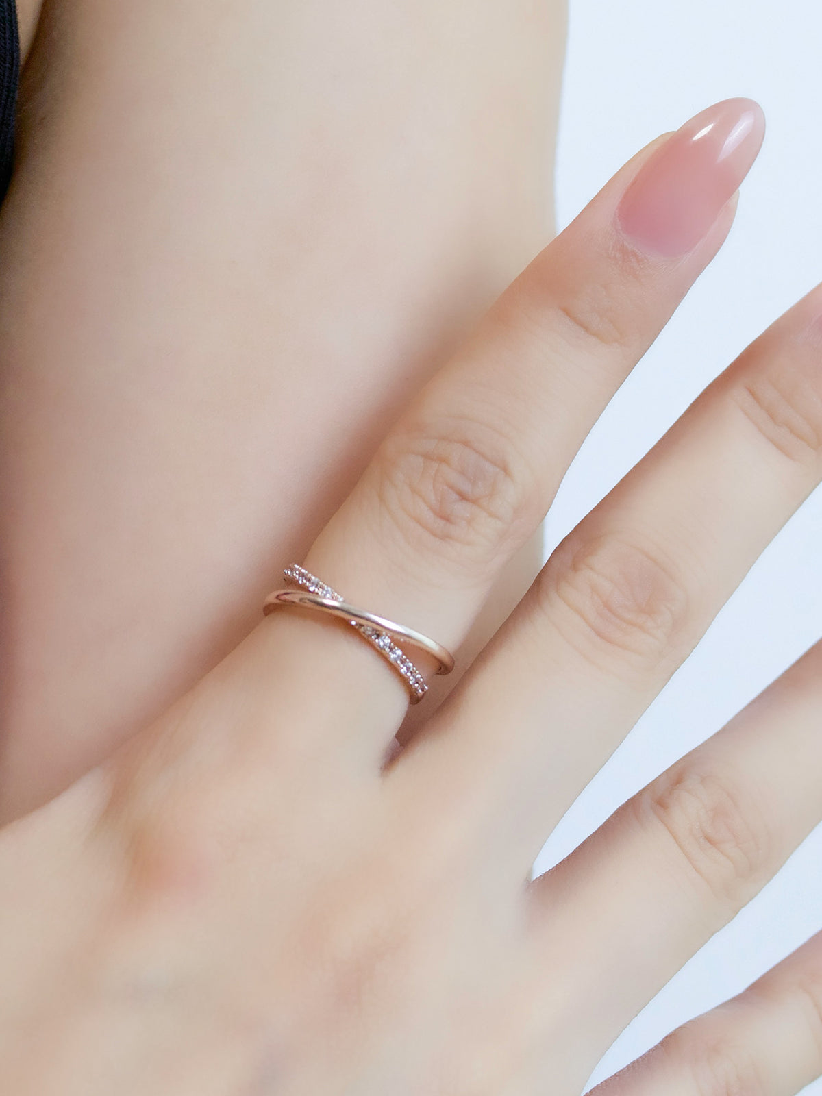 Lumi Cross Ring